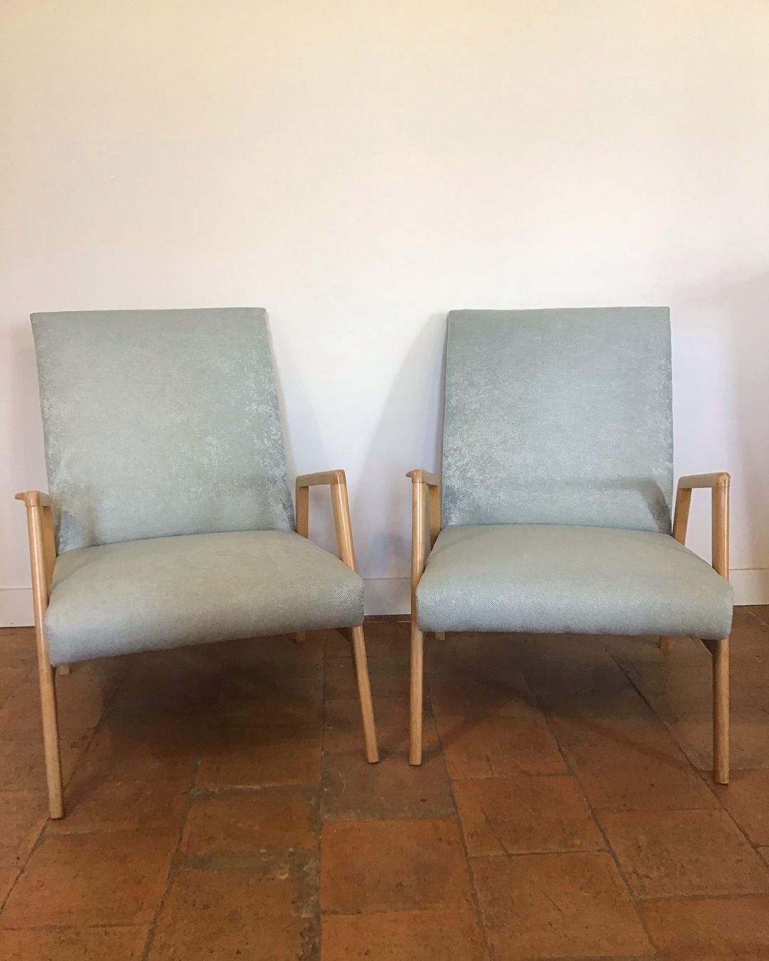 FAUTEUIL SCANDINAVE REFECTION MODERNE TAPISSIER